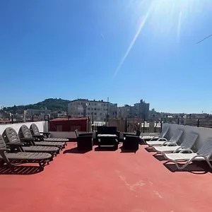 verificați disponibilitatea